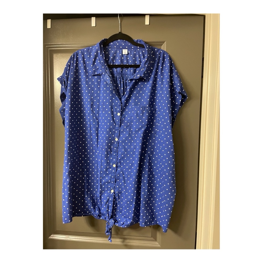 Polka dot short sleeve button down
